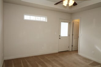 Golf View Gardens Apartments in Columbia, MO - Foto de edificio - Building Photo