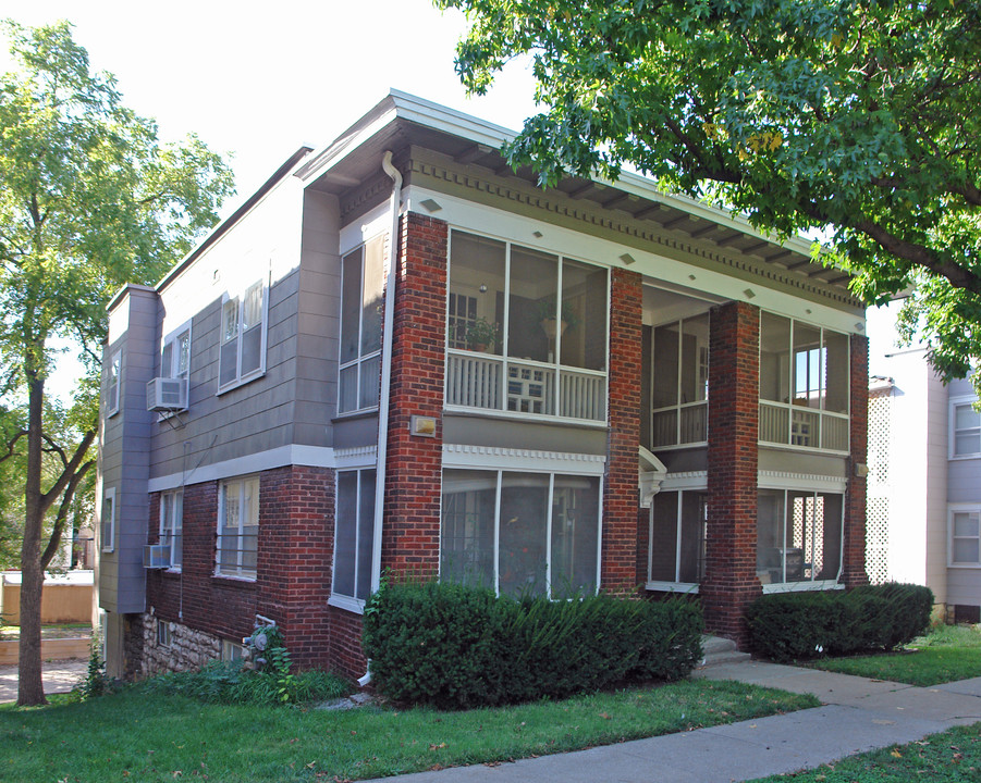 5106 Baltimore Ave in Kansas City, MO - Foto de edificio