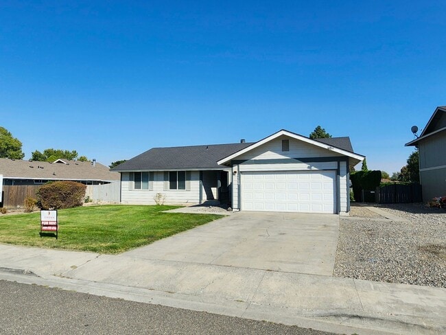 1709 S Rainier Pl in Kennewick, WA - Building Photo - Building Photo