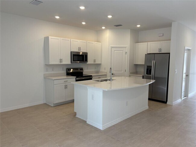 5890 Biscotti St in Nokomis, FL - Building Photo - Building Photo