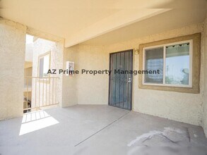 2220 W Dora St in Mesa, AZ - Building Photo - Building Photo
