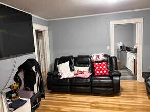 118 Divinity St in Bristol, CT - Building Photo - Building Photo