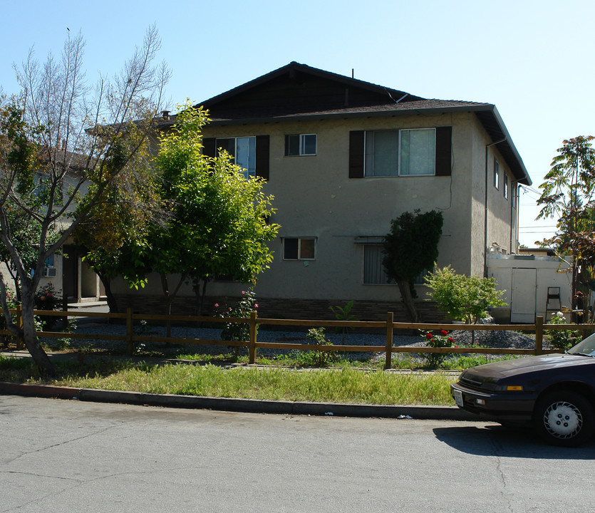 1584 Quebec Ct in Sunnyvale, CA - Foto de edificio