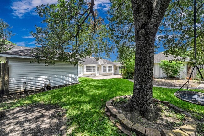 614 Val Lena Dr in Houston, TX - Foto de edificio - Building Photo