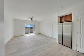 2030 Millennium Way in Hanford, CA - Foto de edificio - Building Photo