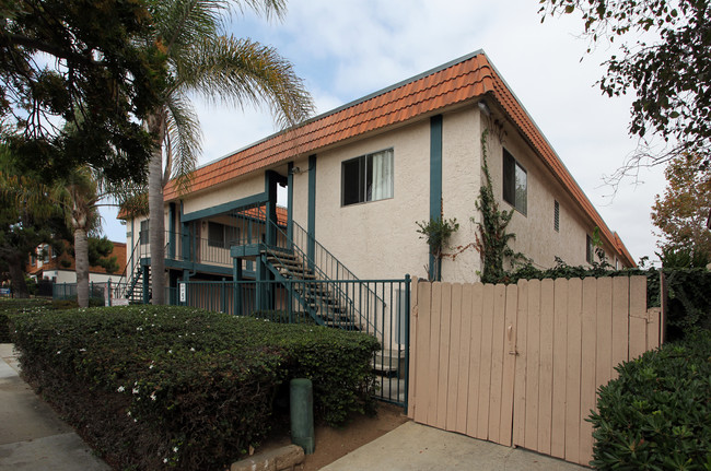 Camino Point Apartments in Carlsbad, CA - Building Photo - Building Photo