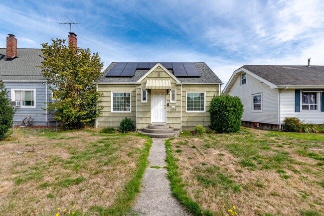 property at 5115 S Oakes St
