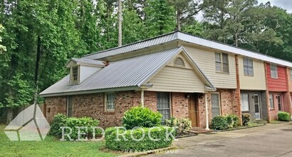 Chanticleer Apartments in Columbus, MS - Building Photo - Interior Photo