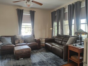 836 Fellsway, Unit 1 in Medford, MA - Building Photo - Building Photo