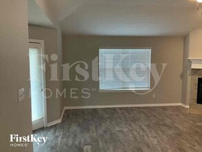 107 Cove Pl Ct in Montgomery, TX - Building Photo - Building Photo