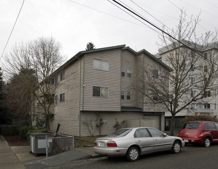 14009 32nd Ave NE in Seattle, WA - Building Photo