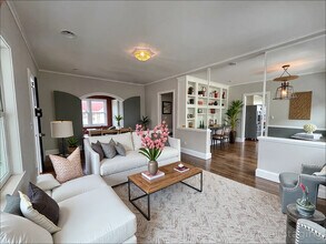 310 Fishel Ave in Riverhead, NY - Foto de edificio - Building Photo