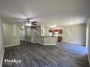 3343 Monday Terrace in North Port, FL - Foto de edificio - Building Photo