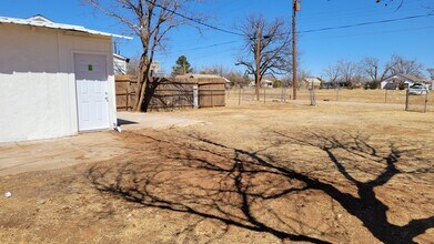 340 S 6th St in Slaton, TX - Building Photo - Building Photo
