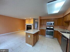 162 Shrewsbury Ct in Pennington, NJ - Building Photo