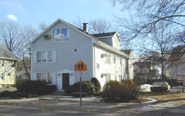 141-143 High St in Waltham, MA - Foto de edificio