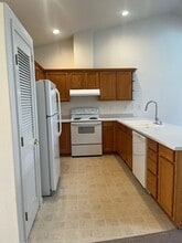 3984-3988 Arrowhead Dr in Medford, OR - Building Photo - Building Photo