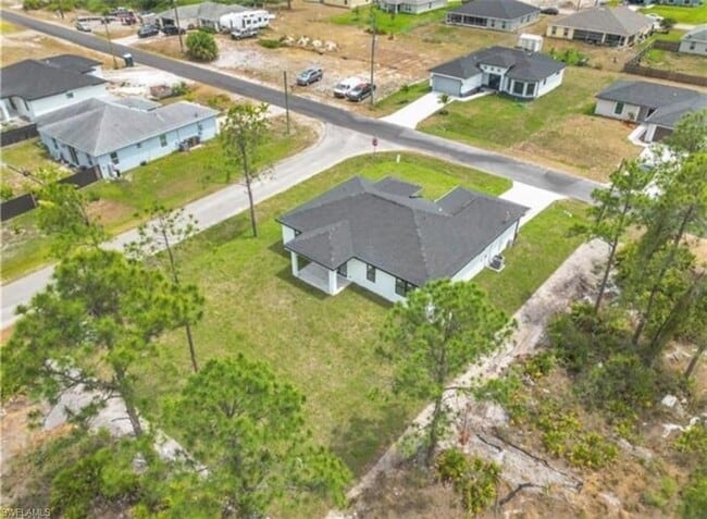 2700 42nd St W in Lehigh Acres, FL - Building Photo - Building Photo