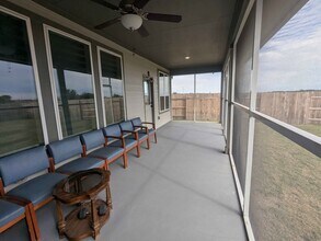 201 Chickasaw Ln in Hutto, TX - Building Photo - Building Photo