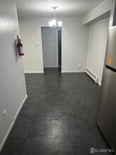 419 Cricket Ln in Woodbridge Township, NJ - Building Photo - Building Photo