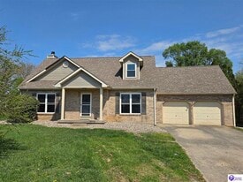 888 N Woodland Dr in Radcliff, KY - Building Photo