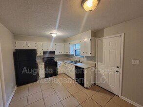 151 Chalet North CT in North Augusta, SC - Building Photo - Building Photo