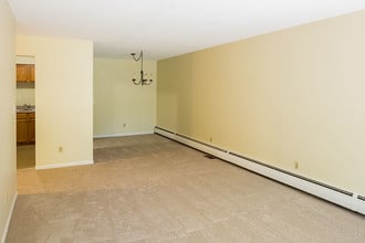 Woodruff Court Apartment Homes in Litchfield, CT - Building Photo - Building Photo