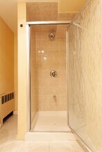 321 W Valley Stream Blvd, Unit 1 in Valley Stream, NY - Building Photo - Building Photo