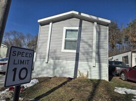 165 Skyline Dr in St. Paul, MN - Building Photo