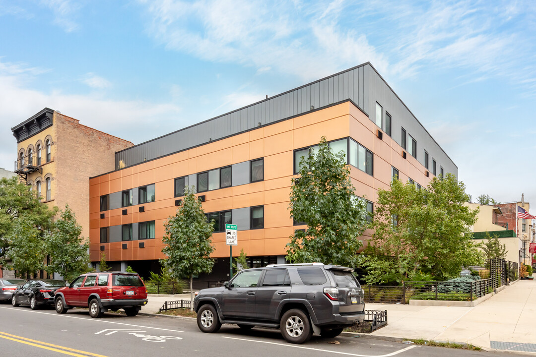 265 Van Brunt St in Brooklyn, NY - Foto de edificio