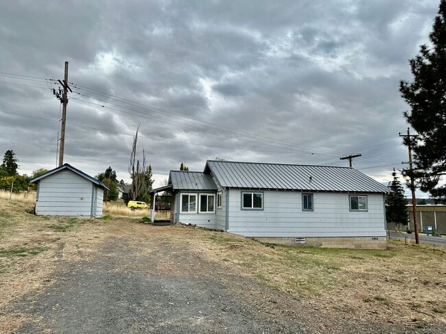 property at 3528 Lakeport Blvd