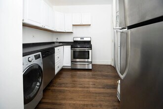 3704 N Hoyne Ave, Unit 3701-2 in Chicago, IL - Foto de edificio - Building Photo