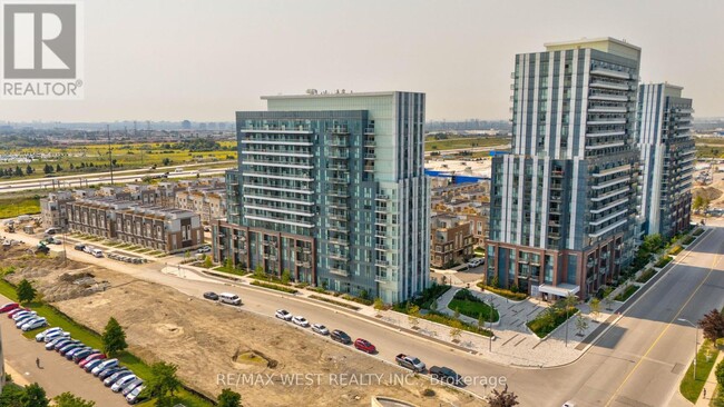 60-1160 Honeycrisp Cres in Vaughan, ON - Building Photo - Building Photo