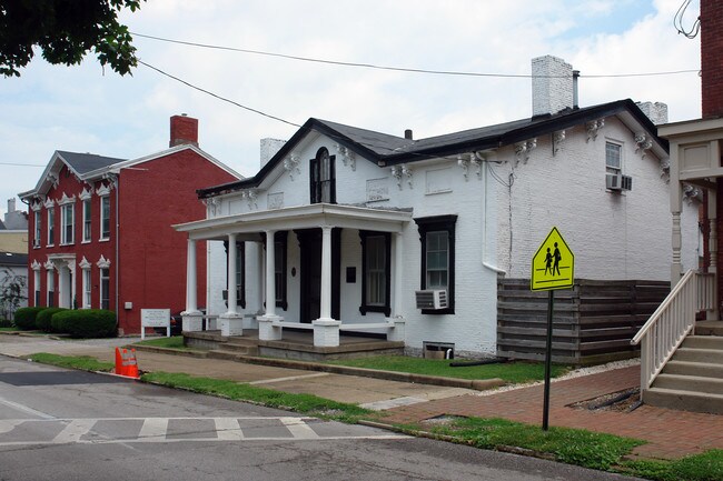 121 Constitution St in Lexington, KY - Foto de edificio - Building Photo