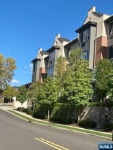 461 Palisade Ave in Fort Lee, NJ - Building Photo - Building Photo