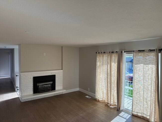 825 S 650 E, Unit 825 s 650 e unit A in Bountiful, UT - Foto de edificio - Building Photo