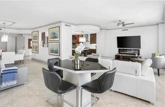 3800 N Ocean Dr in Riviera Beach, FL - Building Photo - Building Photo