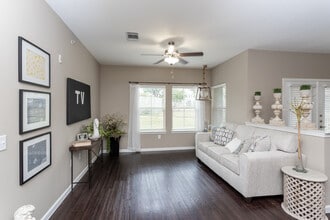 The Reserve at Towne Crossing in Longview, TX - Foto de edificio - Interior Photo