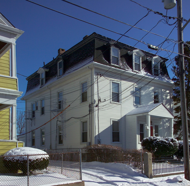 772 2nd St in Fall River, MA - Building Photo