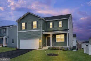 3210 White Tail Dr in Locust Grove, VA - Building Photo