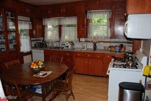 529 Elizabeth St in Ann Arbor, MI - Building Photo