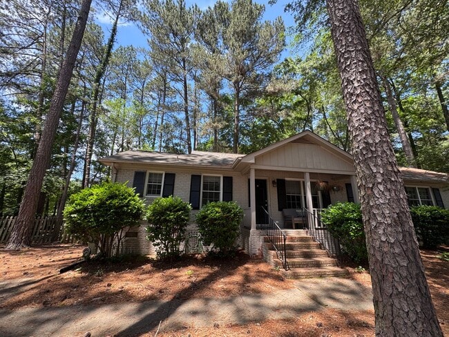 property at 2516 Foxwood Dr