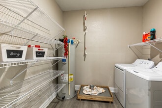 Spires 27 in Ocala, FL - Foto de edificio - Interior Photo