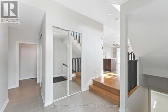 248 Keyrock Dr in Ottawa, ON - Building Photo - Building Photo