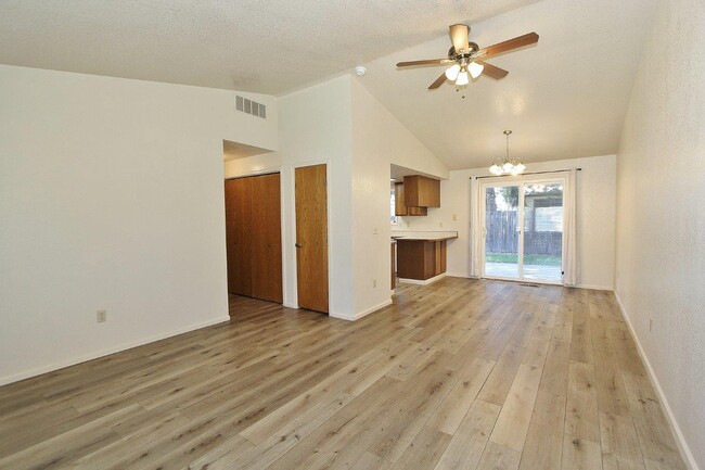 6883 W Parapet Ct in Boise, ID - Building Photo - Building Photo