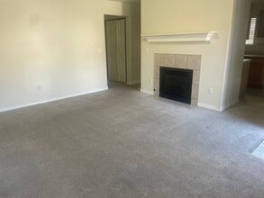 4012 Cheyenne St, Unit D in Cheyenne, WY - Building Photo - Building Photo