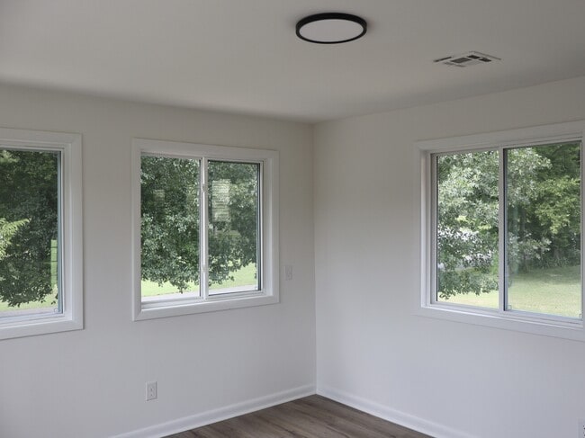 property at 129 Lake Point Dr