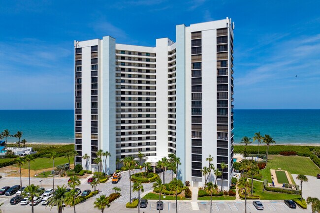 The Princess Condominiums in Jensen Beach, FL - Foto de edificio - Primary Photo