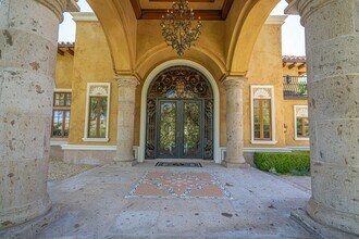 16034 Placerita Canyon Rd in Santa Clarita, CA - Building Photo - Building Photo