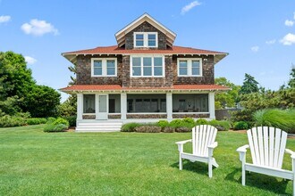 118 Middle Beach Rd in Madison, CT - Building Photo - Building Photo